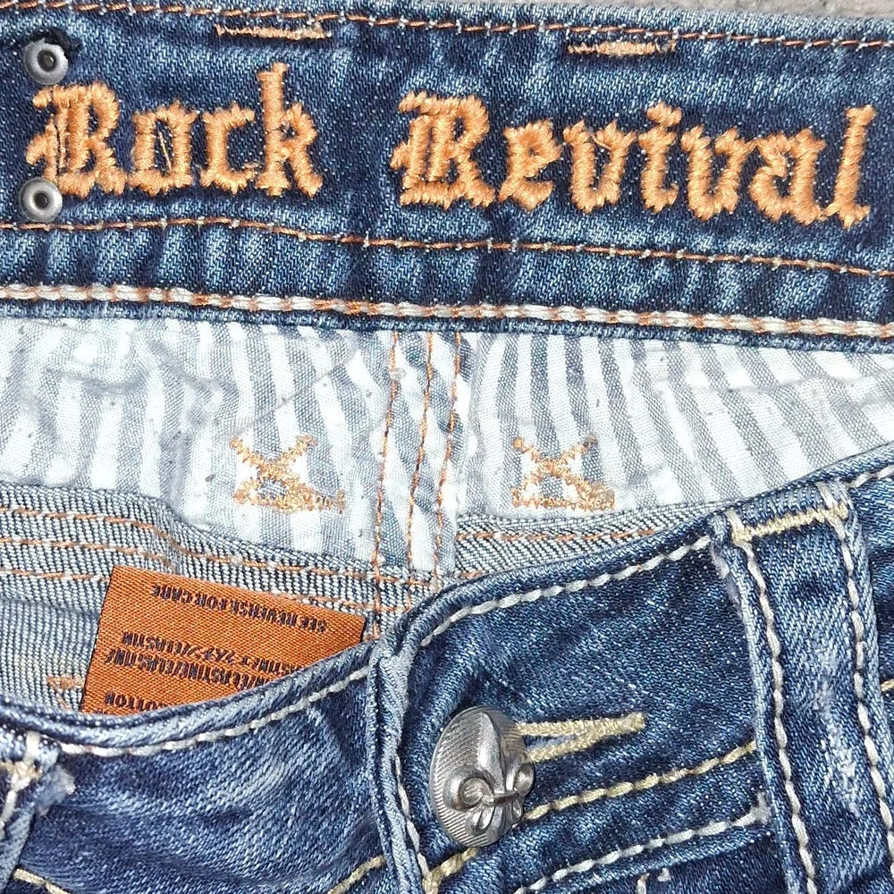 EUC Rock Revival Alanis Boot Cut Jeans - Picture 3 of 13